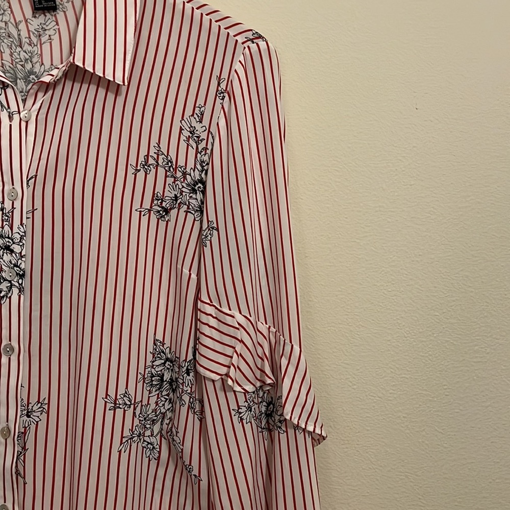 Button down top - Picture 2 of 7